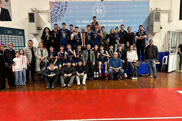 &Ccedil;ayırova Belediyesi b&uuml;nyesinde faaliyet g&ouml;steren spor yatırımları kapsamında alt yapı