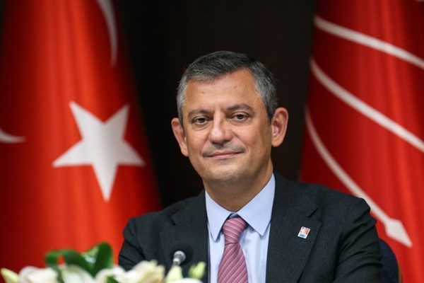 CHP Genel Başkanı &Ouml;zg&uuml;r &Ouml;zel, hayatını kaybeden Genel Merkez personeli