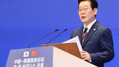 &Ccedil;in-G&uuml;ney Kore İş Forumu bug&uuml;n Beijing&rsquo;de yapıldı.&nbsp;Foruma, aralarında resmi ziyaret