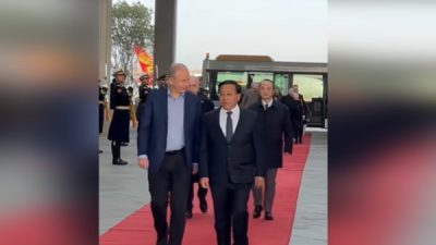 Xi Jinping, "Bug&uuml;nk&uuml; d&uuml;nya değişim ve kaosla dolu ve tek