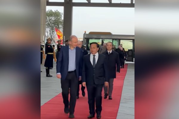 Xi Jinping, "Bug&uuml;nk&uuml; d&uuml;nya değişim ve kaosla dolu ve tek