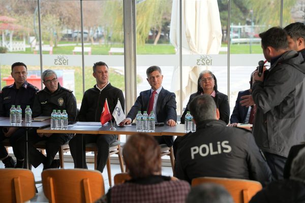 &Ccedil;orlu&rsquo;da &ldquo;Halk Toplantıları&rdquo; devam ediyor. &Ccedil;orlu Kaymakamlığı koordinesinde Kafe 1923&rsquo;te
