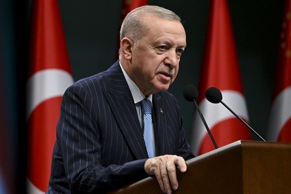 Cumhurbaşkanı Erdoğan'ın konuşmasından bazı satır başalrı ş&ouml;yle: "Sizlerin şahsında &Ccedil;anakkale&rsquo;den
