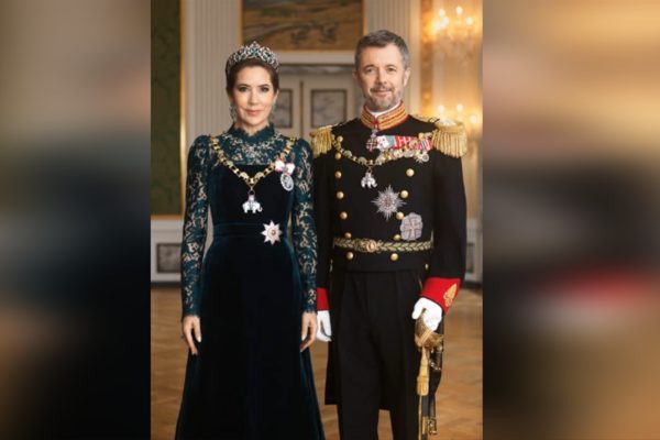 Danimarka Kralı ve Krali&ccedil;e Mary şu anda Estonya ve Litvanya'ya