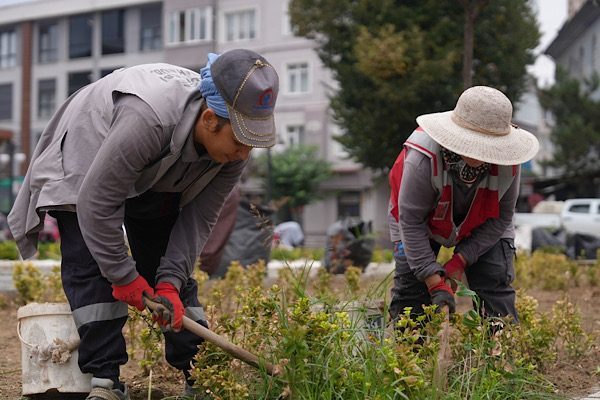 D&uuml;zce Belediyesi, 2025 yılı boyunca şehrin estetik g&ouml;r&uuml;n&uuml;m&uuml;n&uuml; artırmak ve