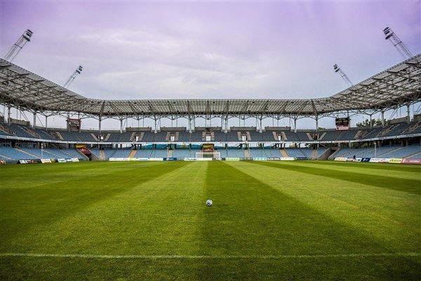 Fenerbah&ccedil;e ile Samsunspor, Turkcell S&uuml;per Kupa yarı final m&uuml;cadelesinde karşı