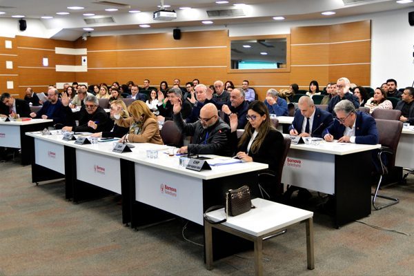 Bornova Belediyesi&rsquo;nin 2026 yılının ilk meclis toplantısı Nevzat Kavalar K&uuml;lt&uuml;r