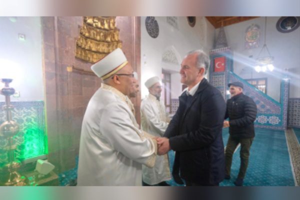 İneg&ouml;l Belediyesi, yeni yılın ilk sabah namazında Kasım Efendi Camisinde