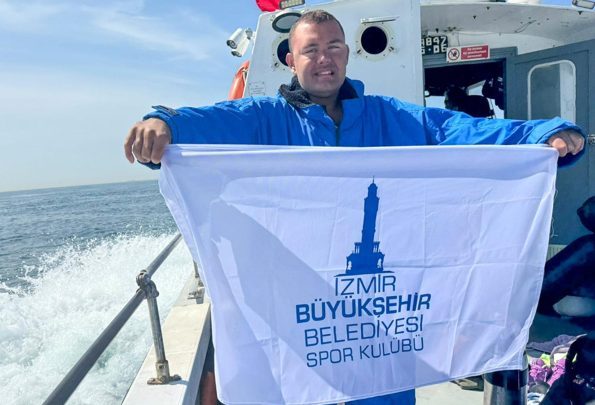 Yıl boyunca m&uuml;cadele ettikleri m&uuml;sabakalarda İzmirli sporcular 60 altın, 89