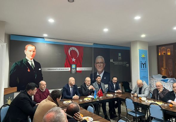 Toplantıya, &ouml;nceki d&ouml;nem İl&ccedil;e Başkanları Muzaffer Karaca ve Yasin Bektaş