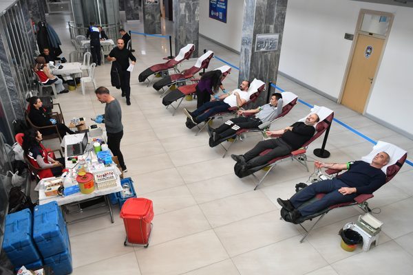 Kayseri B&uuml;y&uuml;kşehir Belediyesi, Erciyes &Uuml;niversitesi Kan Merkezi iş birliğiyle kan