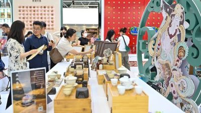 &Ccedil;in'de yıllık geliri 20 milyon yuan veya daha fazla olan
