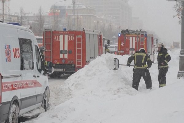 CCTV'nin haberine g&ouml;re, Rusya&rsquo;nın başkenti Moscova&rsquo;da etkili olan kar fırtınası,