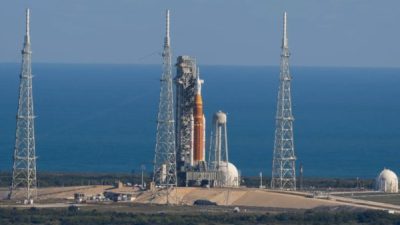 NASA&rsquo;dan yapılan a&ccedil;ıklamada hava koşulları nedeniyle Artemis 2 Ay roketinin