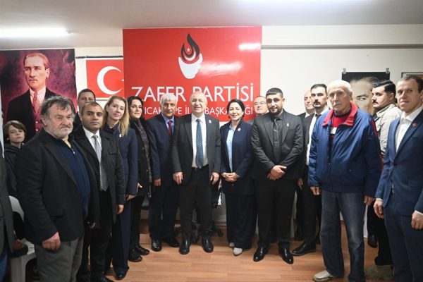 Zafer Partisi Genel Başkanı &Uuml;mit &Ouml;zdağ,&nbsp;İstanbul Programı kapsamında; Başkanlık Divanı