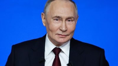 Rusya Devlet Başkanı Putin, Orta Afrika Cumhuriyeti Cumhurbaşkanı Touadera ile