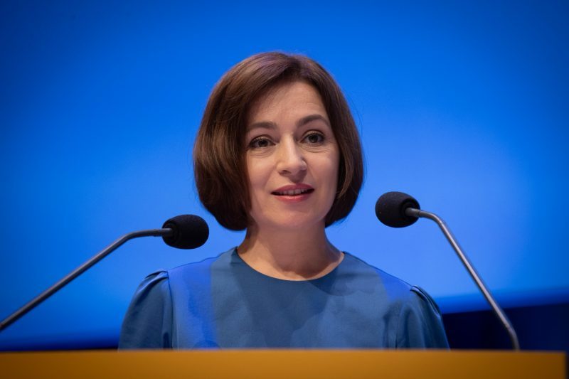 Ukrayna Devlet Başkanı Zelenski, Rusya&rsquo;nın Kharkiv b&ouml;lgesinde bir yolcu trenine