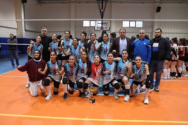 11 Nisan Stadyumu&rsquo;nda oynanan karşılaşmada Şanlıurfaspor ve Sultan Su İneg&ouml;lspor