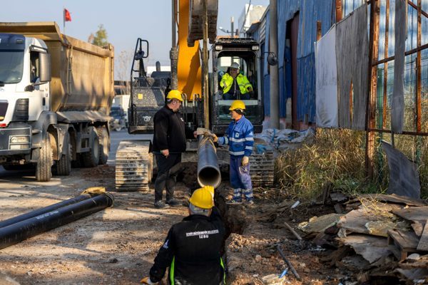 Gaziemir&rsquo;in Sarnı&ccedil; Mahallesi&rsquo;nde 205 milyon liralık yatırımla y&uuml;r&uuml;t&uuml;len &ccedil;alışmalarla i&ccedil;me