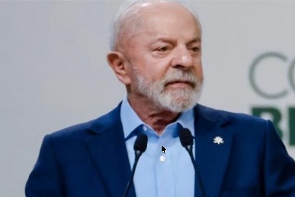 Brezilya Devlet Başkanı Lula da Silva, Brezilya'nın k&uuml;resel sahnede yeniden