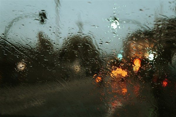 MGM&rsquo;den yapılan a&ccedil;ıklamaya g&ouml;re,&nbsp;Trakya Kesimi'nde g&ouml;r&uuml;lecek sağanak ve g&ouml;k g&uuml;r&uuml;lt&uuml;l&uuml;