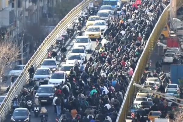 Trump, Truth Social ağında yayınlanan paylaşımında İran veya ABD'nin &uuml;lkedeki