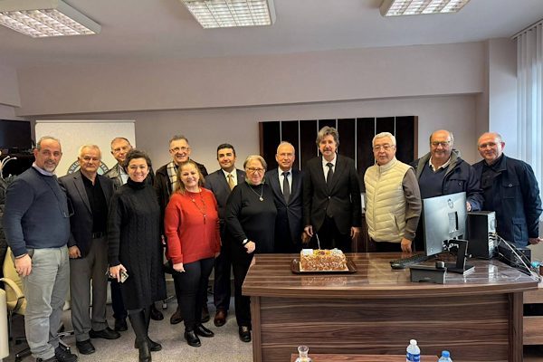 Uludağ &Uuml;niversitesi Makine M&uuml;hendisliği B&ouml;l&uuml;m&uuml; tarafından, 1981 yılı mezunları 50.
