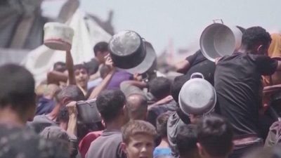 UNRWA&rsquo;dan yapılan a&ccedil;ıklamada Gazze Şeridi'nde insanların soğukta ve yalınayak, yiyecek