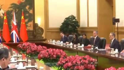 İngiltere Başbakanı, İngiliz ekonomisi i&ccedil;in b&uuml;y&uuml;me ve iklim değişikliği gibi