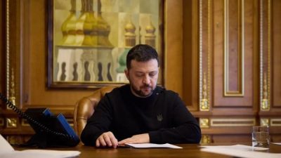 Zelenski, X'te yaptığı paylaşımda, &uuml;lkesindeki d&ouml;rd&uuml;nc&uuml; yılına giren savaşı sona