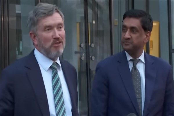 Kentucky Cumhuriyet&ccedil;i Milletvekili Massie, "Beni rahatsız eden şey, bu dosyalarda