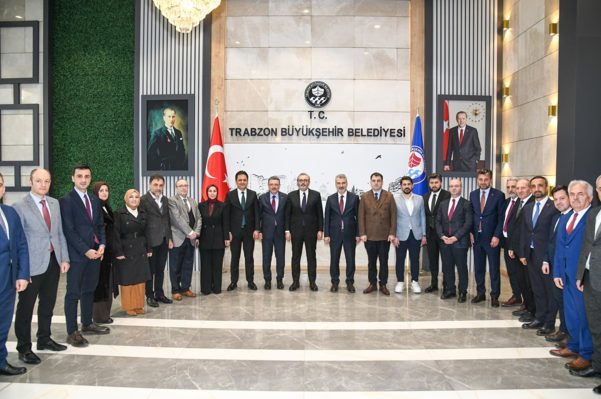 &Ouml;nceki d&ouml;nem K&uuml;lt&uuml;r ve Turizm Bakanı ve AK Parti MKYK