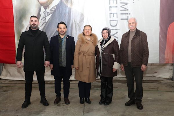 İzmit Belediyesi, ilk halk iftarını Ayazma Mahallesi&rsquo;nde kapalı pazar alanında