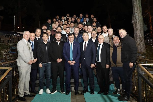 K&uuml;tahya Belediye Başkanı Ey&uuml;p Kahveci, K&uuml;tahyaspor Kul&uuml;p Başkanı Osman Altınkaya