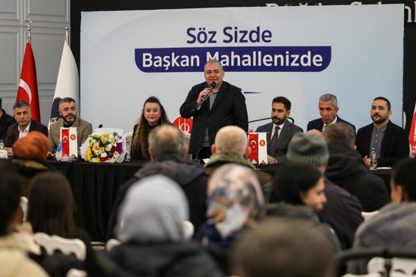 Ke&ccedil;i&ouml;ren Belediye Başkanı Mesut &Ouml;zarslan, Kuşcağız Mahallesi sakinleriyle bir araya