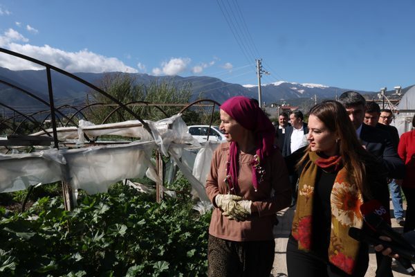 Antalya B&uuml;y&uuml;kşehir Belediyesi Başkan Vekili B&uuml;şra &Ouml;zdemir, etkili olan yağış,