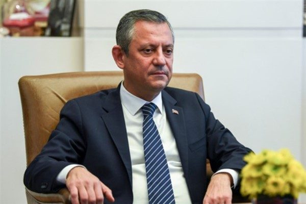 Cumhuriyet Halk Partisi (CHP) Genel Başkanı &Ouml;zg&uuml;r &Ouml;zel, vefat eden