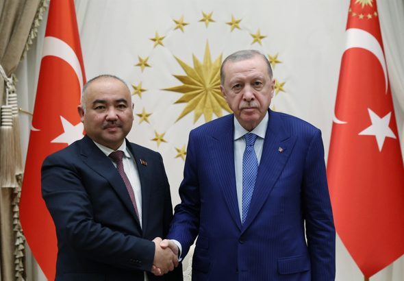 Cumhurbaşkanı Recep Tayyip Erdoğan, Kırgızistan Meclis Başkanı Nurlanbek Turgunbek Uulu'yu