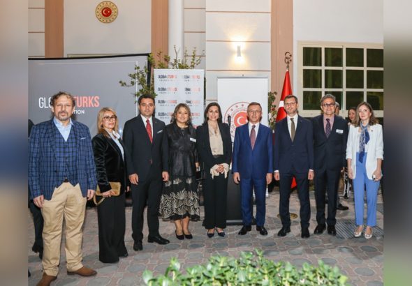 Global T&uuml;rk profesyonellerini k&uuml;resel &ouml;l&ccedil;ekte bir araya getirmeyi ve iş