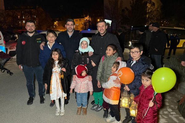 Etkinliklere Karab&uuml;k Belediye Başkanı &Ouml;zkan &Ccedil;etinkaya, AK Parti Karab&uuml;k İl