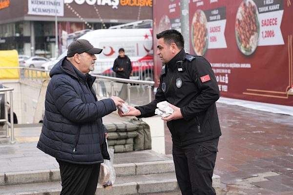 Ke&ccedil;i&ouml;ren'de Berat Kandili dolayısıyla taksi durakları, otob&uuml;s ve dolmuş durakları