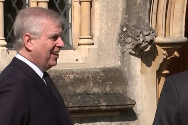 Polis, Perşembe sabahı eski prens&nbsp; Andrew Mountbatten-Windsor'ı, h&uuml;k&uuml;ml&uuml; &ccedil;ocuk cinsel