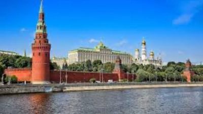 Kremlin s&ouml;zc&uuml;s&uuml; Dmitry Peskov, bug&uuml;nk&uuml; basın brifinginde, Rusya'nın Fransa ile