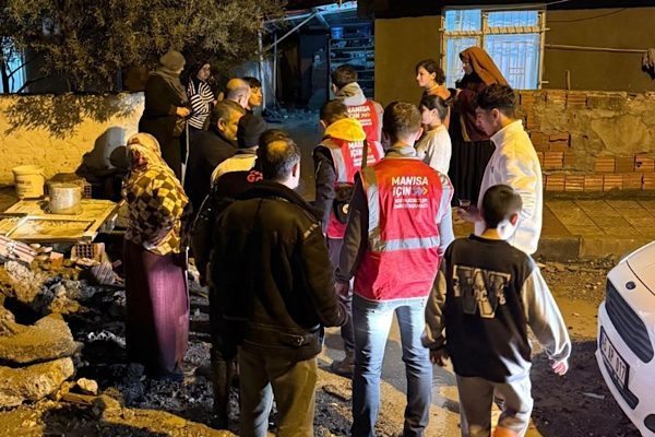 Manisa&rsquo;da son g&uuml;nlerde etkili olan yoğun yağışlar nedeniyle sel sularına
