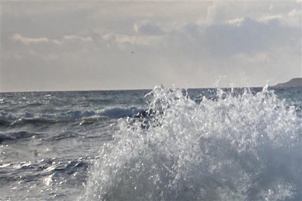 MGM&rsquo;den yapılan a&ccedil;ıklamaya g&ouml;re, Doğu Karadeniz'in batısında (Kastamonu-Sinop) r&uuml;zgarın; bug&uuml;n