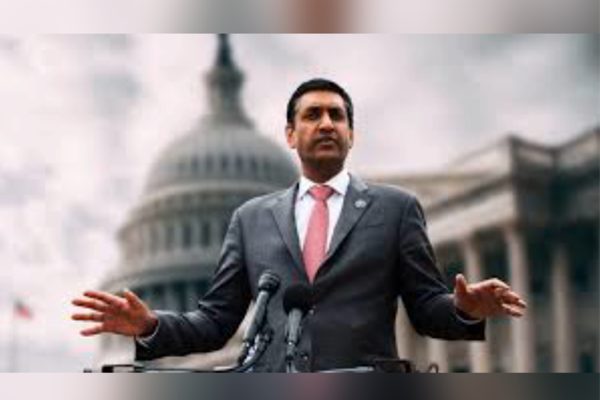 Khanna, Pazar g&uuml;n&uuml; NBC News'in "Meet the Press" programında, Başsavcı