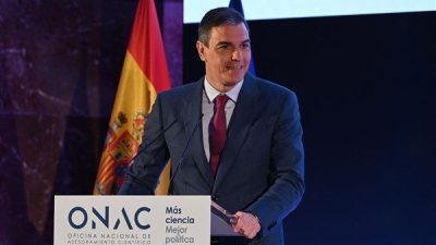 İspanya Başbakanı Pedro Sanchez, &uuml;lkedeki g&uuml;ncel ekonomik veriler ve sosyal