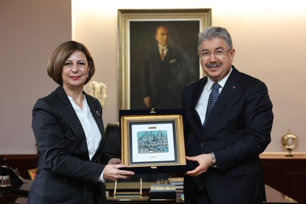 Son yayımlanan Valiler Kararnamesi ile Eskişehir Valiliği g&ouml;revine atanan Erdin&ccedil;