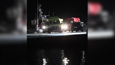 Yunan yetkililer, s&uuml;rat teknesinin tehlikeli manevralar yaptığını ve &ccedil;arpışma anında