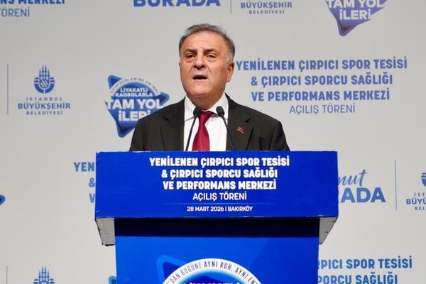  İstanbul Büyükşehir Belediyesi (İBB) Başkanvekili Nuri Aslan, Zeytinburnu’nda yenilenen Çırpıcı